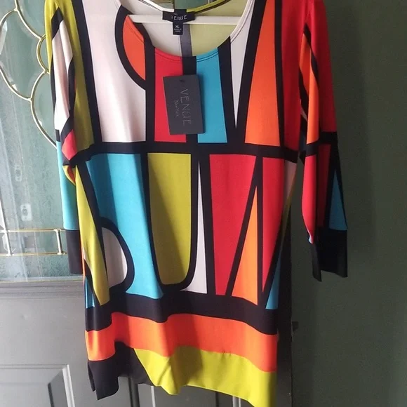 Colorful Geometric Print Tunic - Picture 6 of 9